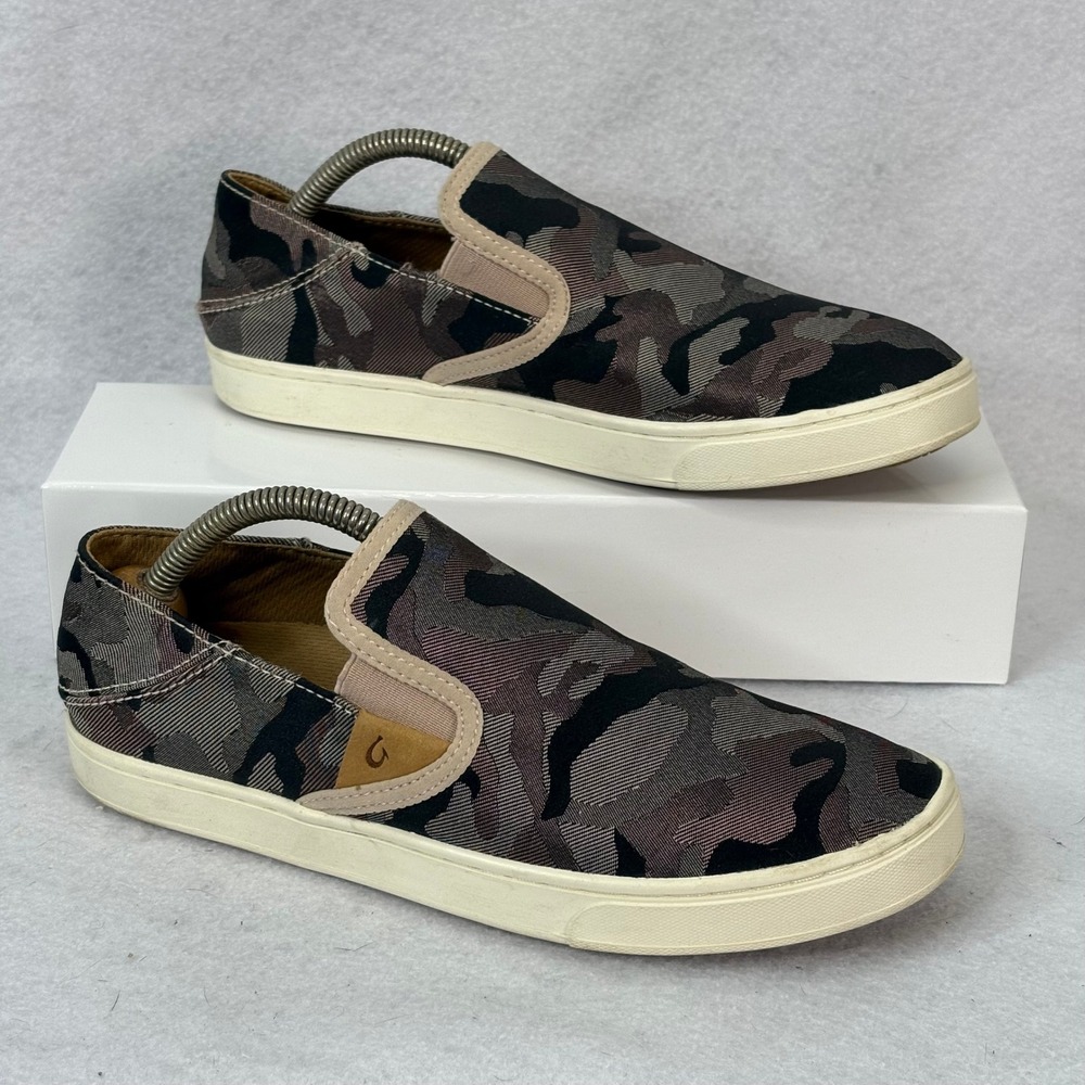 OluKai Pehuea Pa'i Women's Sz 7.5 Gray/Black Camo Print Slip On Sneakers Casual